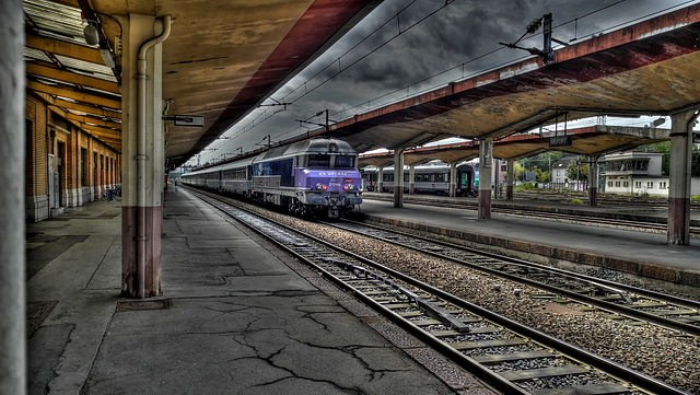 BELFORT: Gare SNCF: En voyage....