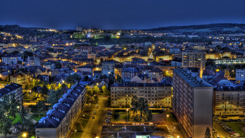 BELFORT: 20 Septembre 2011: Le Crépuscule.