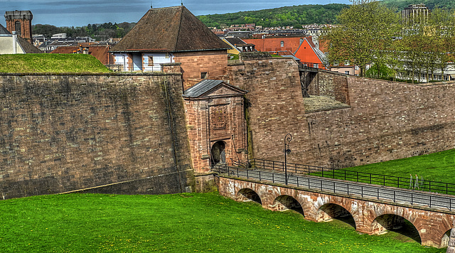 BELFORT: La porte de Brisach.