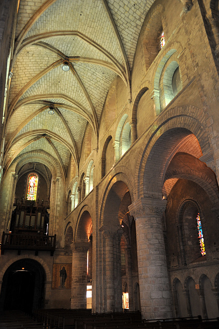 Nef de l'église Notre-Dame du Pré au Mans - Sarthe