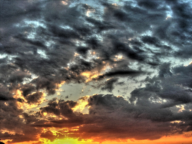 Coucher de soleil sur la Méditérannée (HDR).