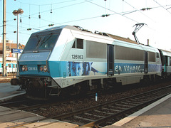 BESANCON: Départ de la locomotive 26163 pour Lyon.