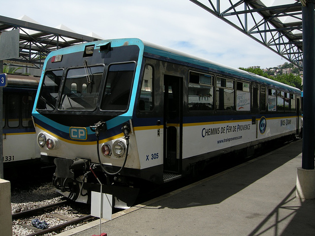 NICE: Une Train des Chemins de Fer de Provence.