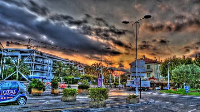 SAINT-RAPHAEL: Levé du soleil.( HDR ).