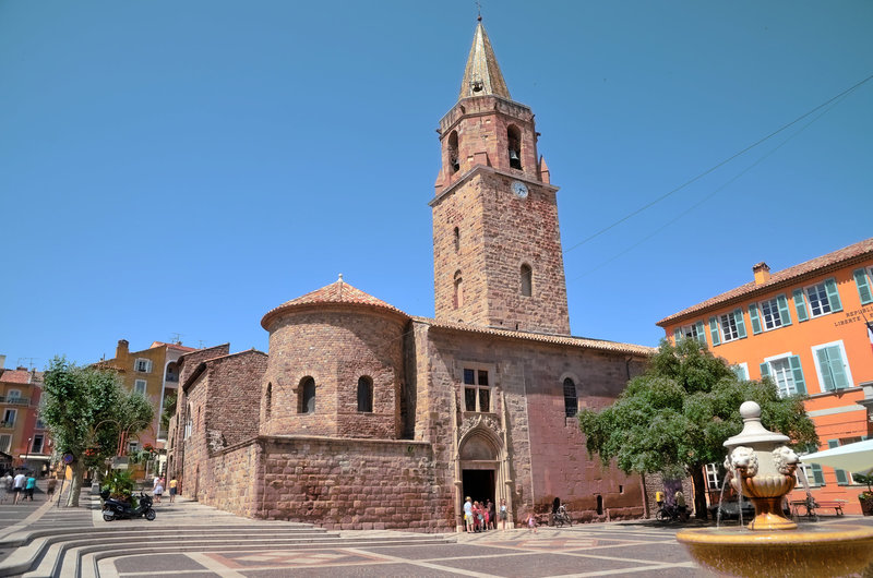 FREJUS: Cathédrale Saint Léonce.