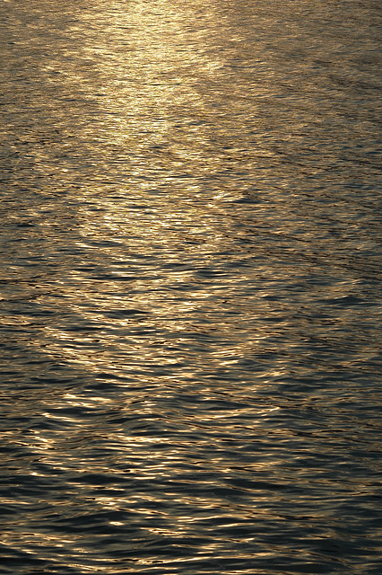 Reflet du soleil sur la mer.