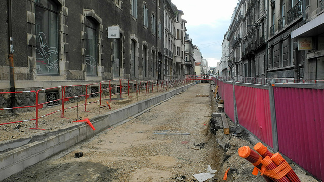 BESANCON: Travaux du tram: Avenue Fontaine Argent .02