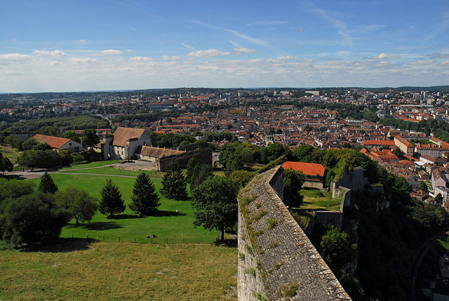 BESANCON: Vue de la ville depuis la tour du Roi.