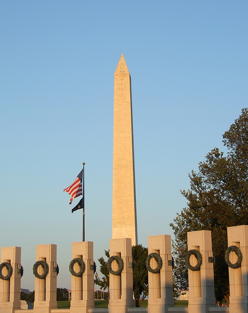 The WWII Memorial and the Washington Monument, September 2009