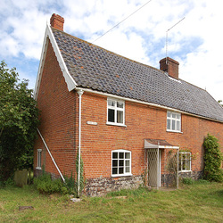 Pine Tree Cottage, Mill St, Middleton (1)