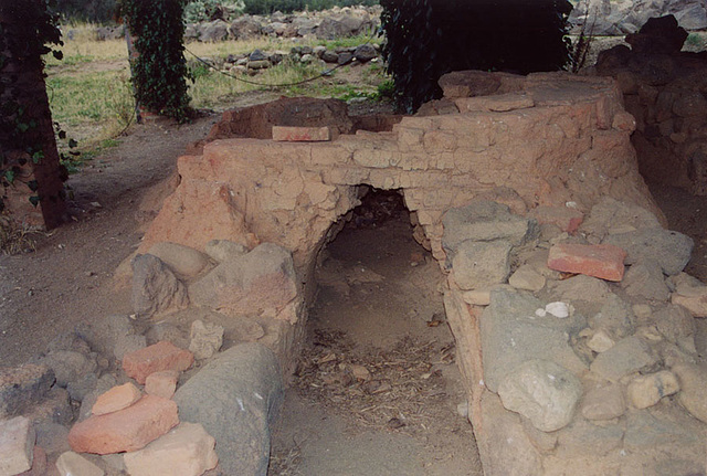 Ancient Kiln in Giardini-Naxos, March 2005