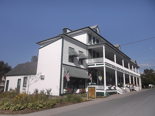 Park Antiques building / Maison ancienne et Antiquités - Wellesley Island state park.