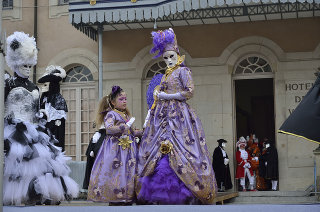 REMIREMONT: 18' Carnaval Vénitien - 240