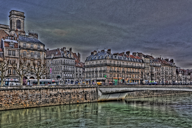 BESANCON: Le quai de Strasbourg, le pont Battant.