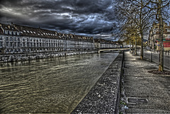 BESANCON: Les quais de Strasbourg et Vauban.