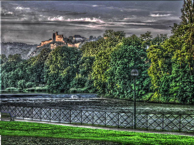 BESANCON: La Citadelle depuis le parc Micaud.