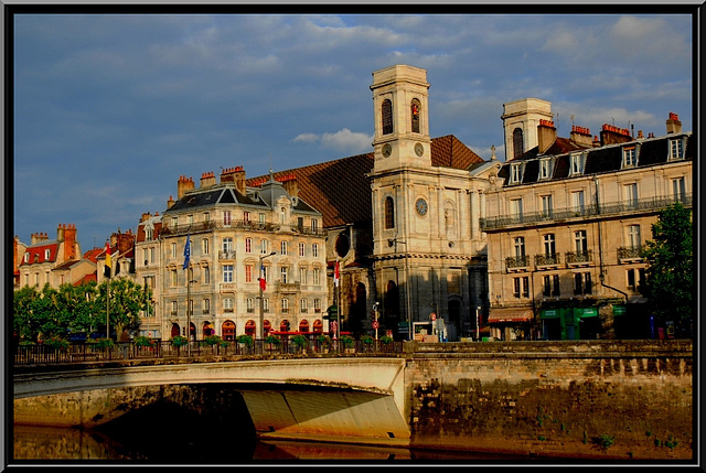 BESANCON: L'église de la Madelaine, le pont Battant.