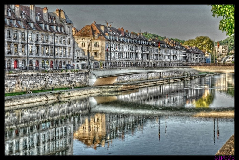 BESANCON: Le Pont Battant (HDR).