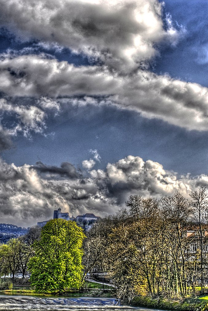 BESANCON La Citadelle depuis la parc Micaud (HDR).