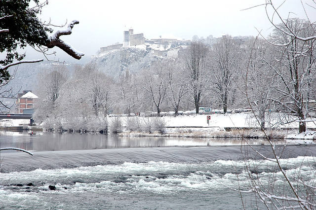 BESANCON: La Citadelle depuis Micaud sous la neige