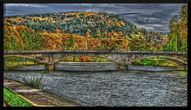 BESANCON: Bregilles, le pont de la république.