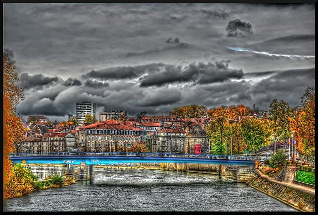 BESANCON: La passerelle, le quai de strasbourg.