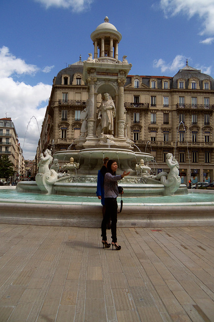 Divinités Lyonnaises en talons hauts / French Divinities on heels - Photo originale