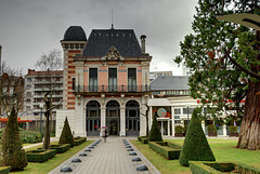 BESANCON:Entrée du casino.