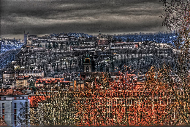 BESANCON: La Citadelle depuis la tour Montmar.