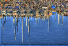 FREJUS: Reflet de bateaux à Port-Fréjus.