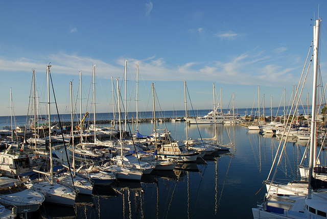 FREJUS: Le port.