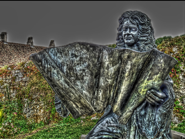 BESANCON: Citadelle: La statue du Général Vauban.