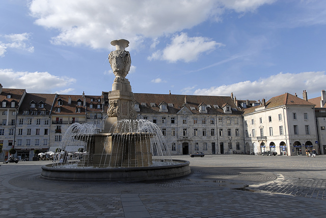 BESANCON: Fontaine place du Marché.