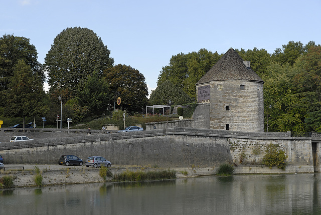 BESANCON: La tour de la Pelotte.