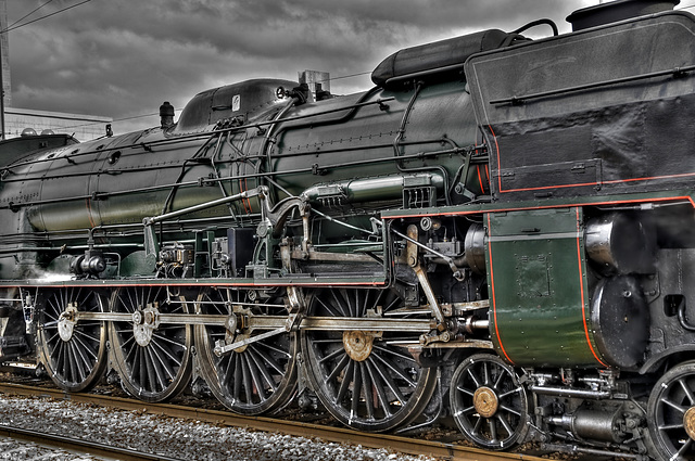 BESANCON: Passage de la locomotive 241P17.