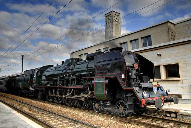 BESANCON: Passage de la locomotive 241P17.