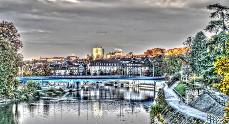 BESANCON: Levé du soleil depuis le pont St Pierre.