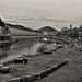 BESANCON: Le quai de Strasbourg à gauche, le quai Vauban à droite.