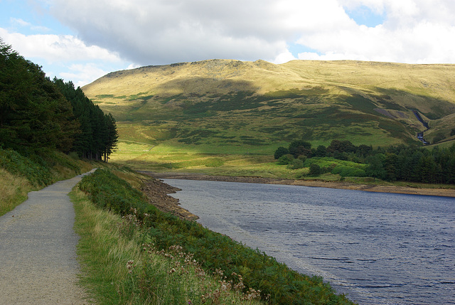 Dove Stone Reservoir northern edge