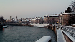 BESANCON: Le quai de Strasbourg sous la neige.