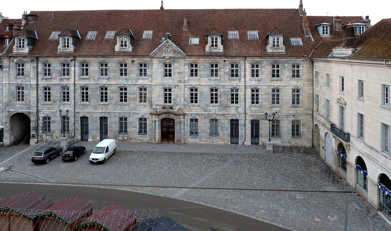 BESANCON:Vue du conservatoire depuis le desus de la grande roue.