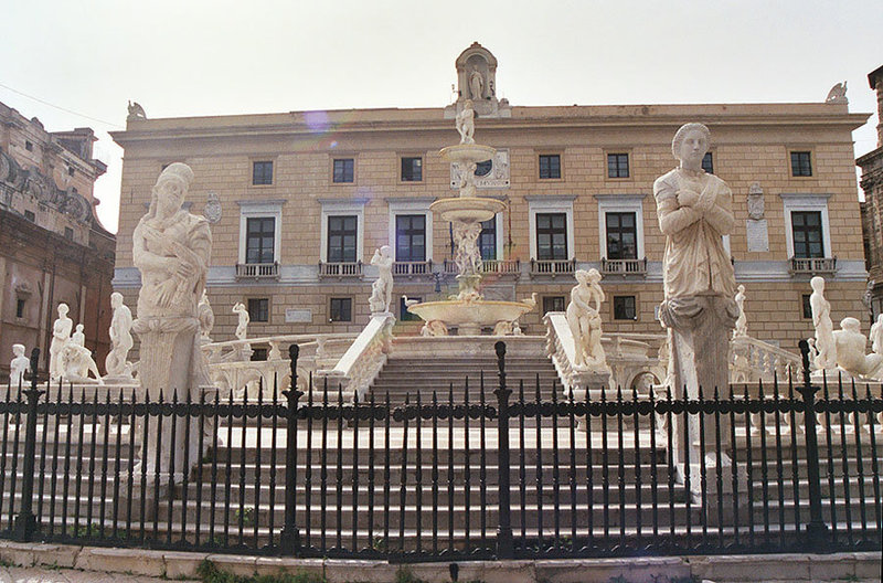 The "Fountain of Shame" in Palermo, March 2005