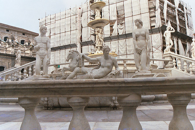 The "Fountain of Shame" in Palermo, March 2005