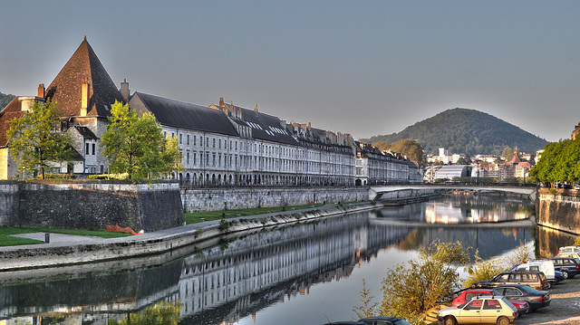 BESANCON: Le quai Vauban.