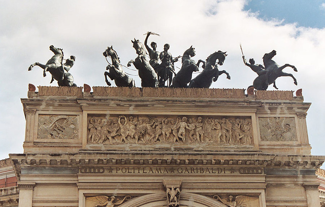 Detail of the Quadriga on the top of the Teatro Politeama in Palermo, March 2005