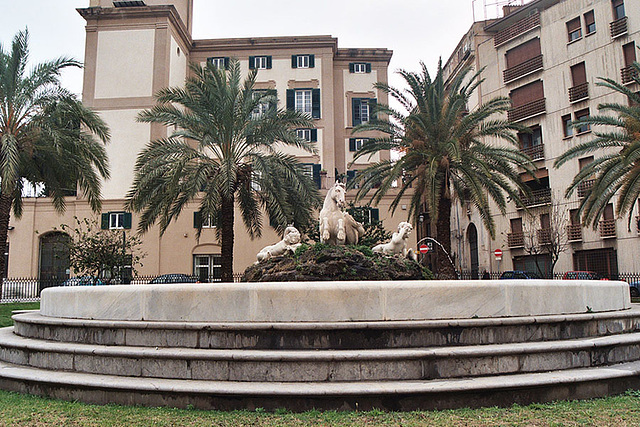 Fountain in Palermo, March 2005