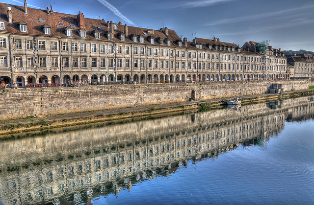 BESANCON: Le quai Vauban.