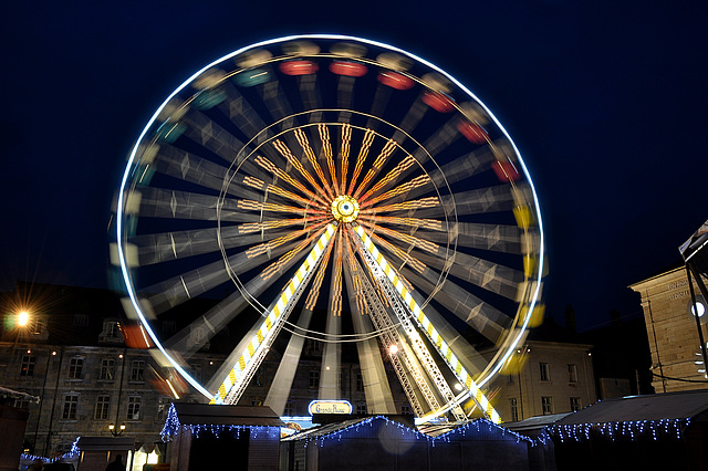 BESANCON: Noël 2011: La grande roue place du marché. 04