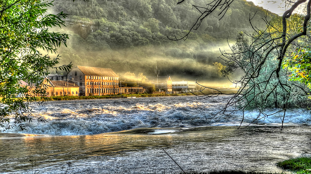 BESANCON: Inondation du doubs, brume d'automne 02.