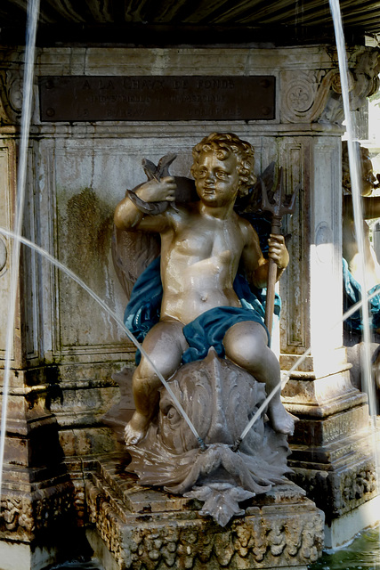 LA CHAUX DE FONDS (NE): Contre-jour de la fontaine place de la carmagniole.